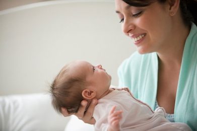 Chia sẻ kinh nghiệm chăm sóc trẻ sơ sinh đúng cách