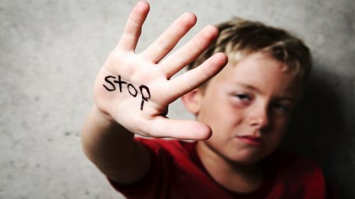 Đừng để nút like trên mạng “bạo hành tinh thần” của con