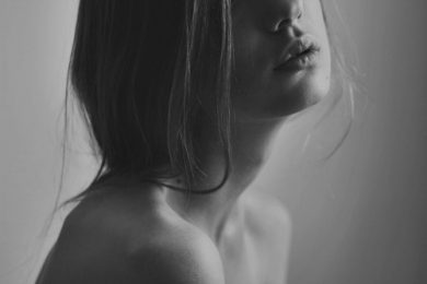 Đàn bà ít nói chính là báu vật