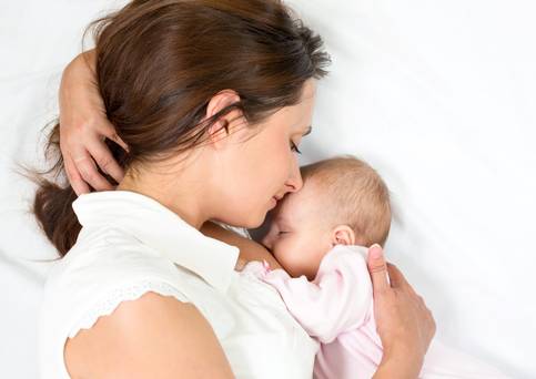Sữa mẹ alf nguồn dưỡng chất tốt nhất cho con trong giai đoạn 6 tháng đầu