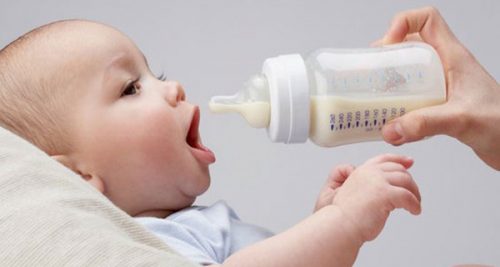 Sữa bột chỉ được áp dụng khi trẻ trên 1 tuổi