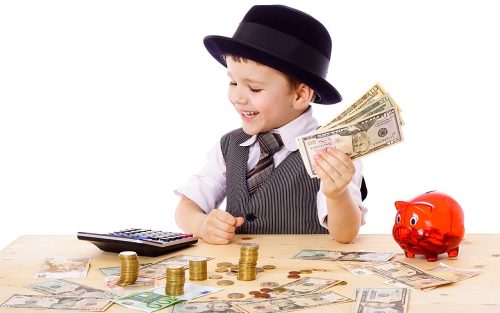 Quản lý tiền bạc cũng là một trong những kỹ năng dạy con