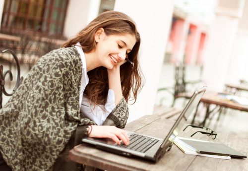 Là phụ nữ cần sống cho mình trước tiến