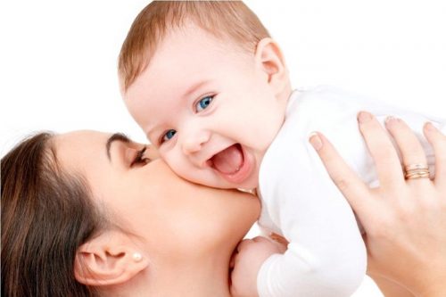 Trẻ có thể phát triển tốt về mặt thể chất cũng như tinh thần là trẻ khỏe mạnh