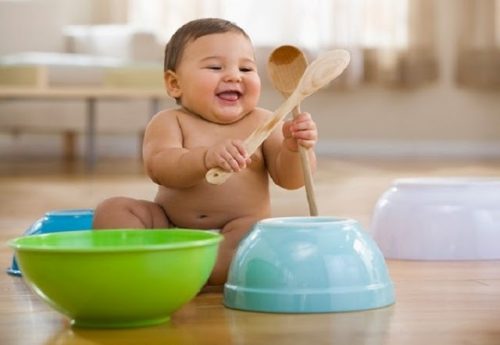 Trẻ được phép vui chơi khám phá thế giới xung quanh