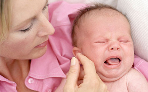 Mẹ cần lưu ý sau khi tiêm vắc xin cho trẻ