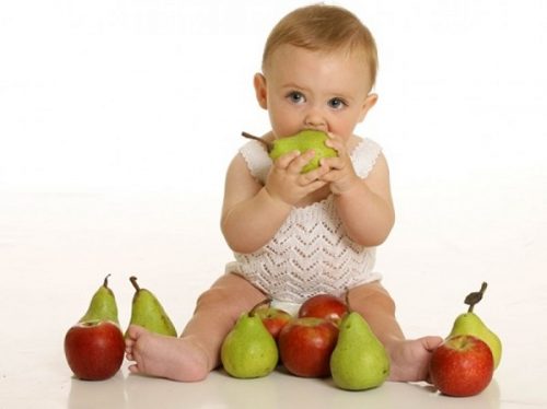 Dể con phát triển khảo mạnh thì trong chế độ dinh dưỡng của con không thể thiếu trái cây