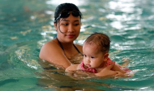 Ngay từ nhỏ cha mẹ đã cho con làm quen với những lợp học thể thao