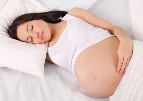 Thời điểm gần lúc sinh cổ tử cung của mẹ sẽ mở dần ra