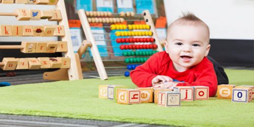 Cho trẻ chơi trò chơi cũng là một cách để dạy con