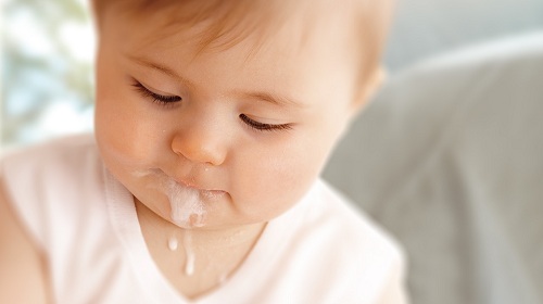 Nôn trớ là biểu hiện bình thường của trẻ nhỏ