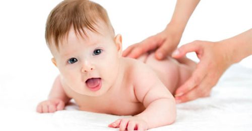 Để có thể nuôi con khỏe mạnh cha mẹ cần nắm vững những nguyên tắc quan trọng trong cách nhăm con nhỏ