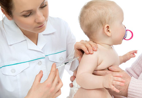Tiêm phòng là một trong những điều vô cùng quan trọng và cần thiết để bảo vệ trẻ