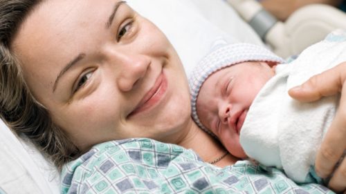 Nguyên nhân chính dẫn đến hậu sản sau sinh là do mẹ không được chăm sóc chu đáo