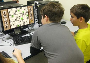 Rèn luyện trí thông minh cho trẻ qua một số loại game