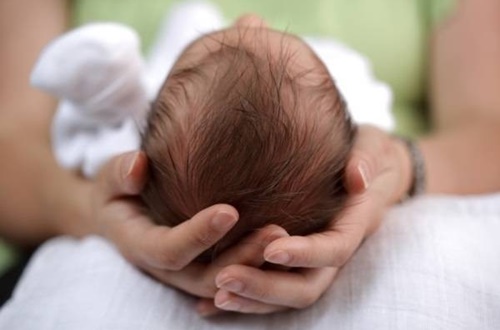 Ngừa đầu dẹt ở trẻ nhỏ như thế nào?