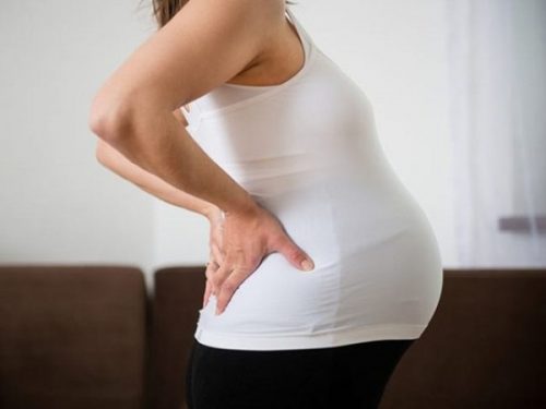 Vì sao mẹ bầy hay bị đau mông khi mang thai?