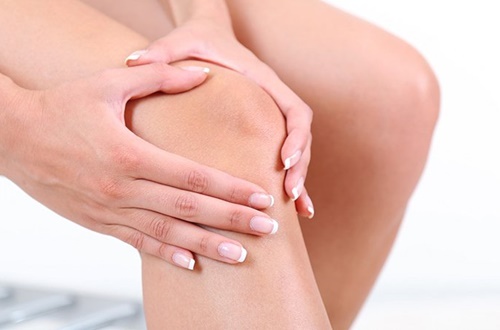 Vậy những tiếng “cọt kẹt” ở đầu gối và cổ chân hay các khớp: