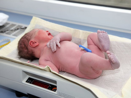Điểm mặt những bộ phận nhạy cảm của trẻ cha mẹ không nên động vào