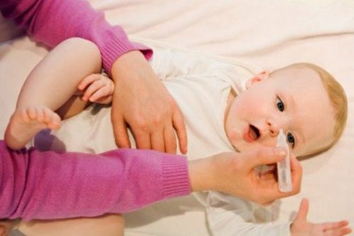 Lưu ý khi sử dụng nước muối sinh lý cho bé