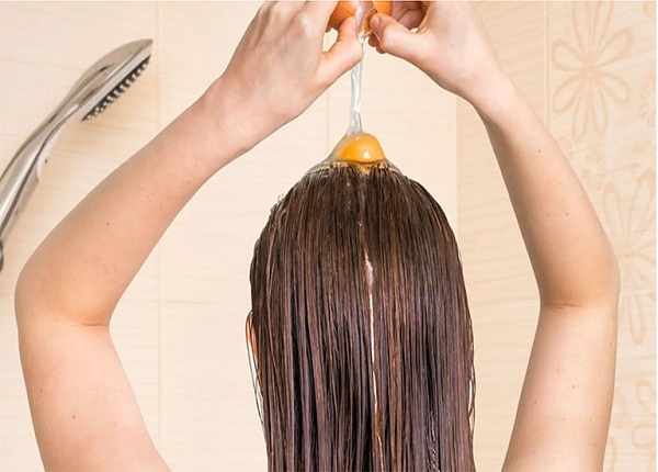 <center><em>Có thể khắc phụ rụng tóc sau sinh nếu biết chăm tóc đúng cách.</em></center>