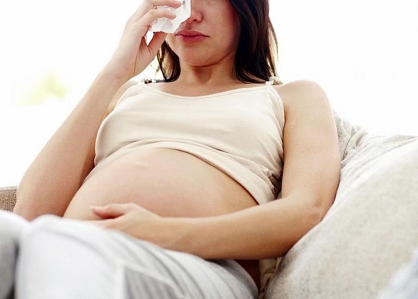 <center><em>Cảm lạnh khi mang thai nếu không được xử trí kịp thời có thể ảnh hưởng đến sức khỏe mẹ và thai nhi</em></center>